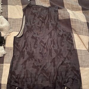 Zyia black camo chill tank